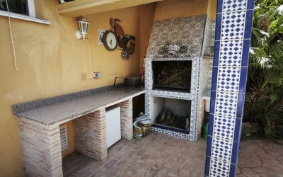 A fully renovated corner bungalow with a large garden.